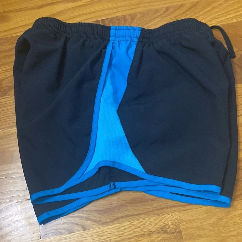 Nike Dri-Fit drawstring shorts w/built in underwear - Picture 9 of 10
